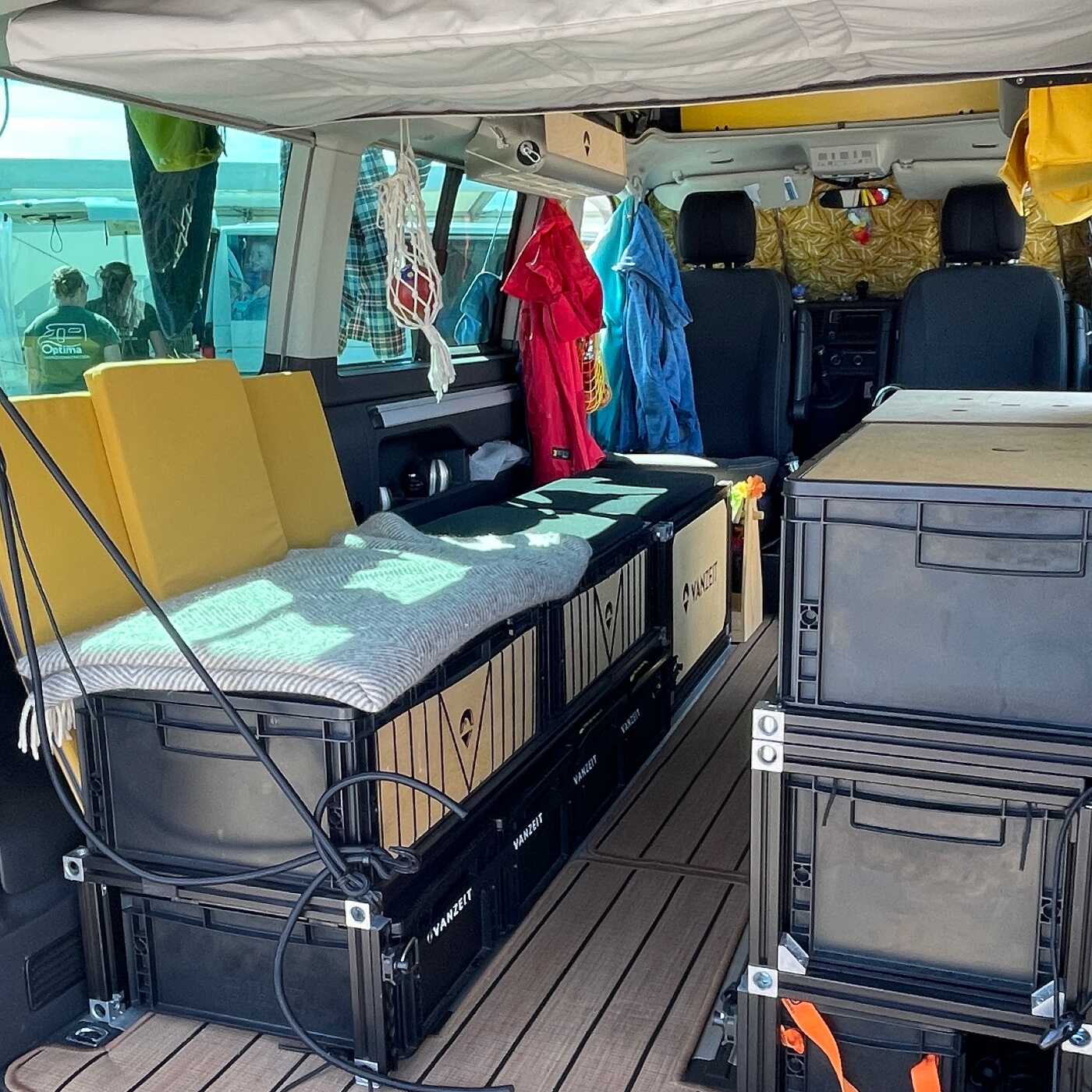 Selbstausbau DAPASSTWAS im VW T6 California Beach