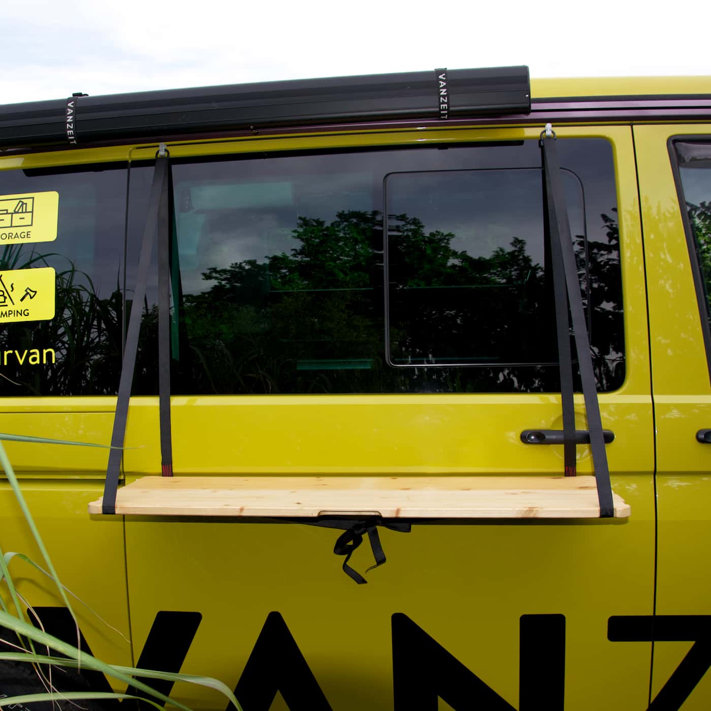 Vantheke an Gurtband und VANZEIT Türhaken