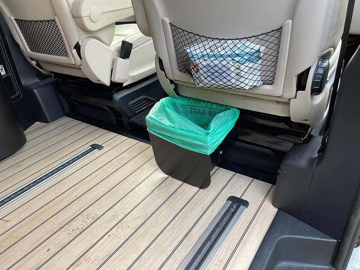 Die BUSBOX als Mülleimer im Mercedes Marco Polo Die BUSBOX als Mülleimer im Mercedes Marco Polo
